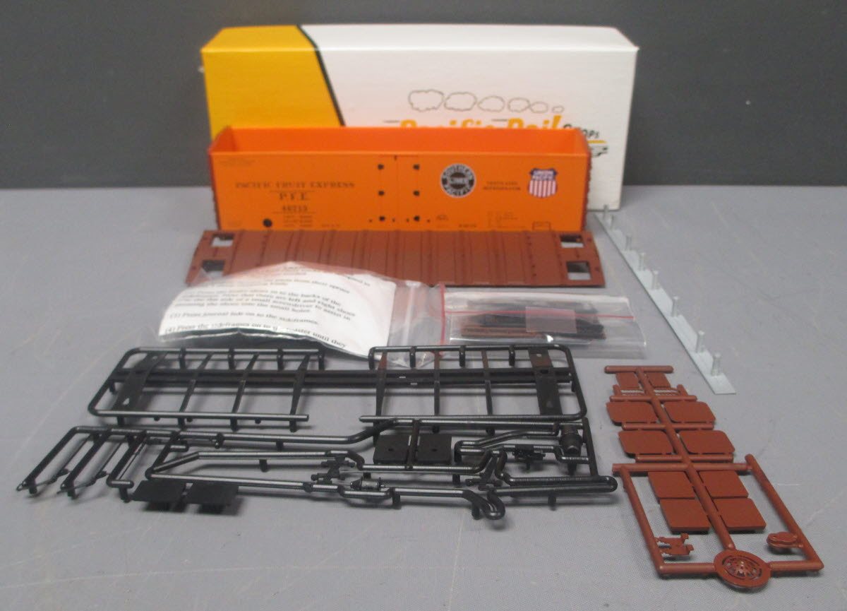 Pacific Rail 2303.1 S Scale Pacific Fruit Express Reffer Car Kit #46713