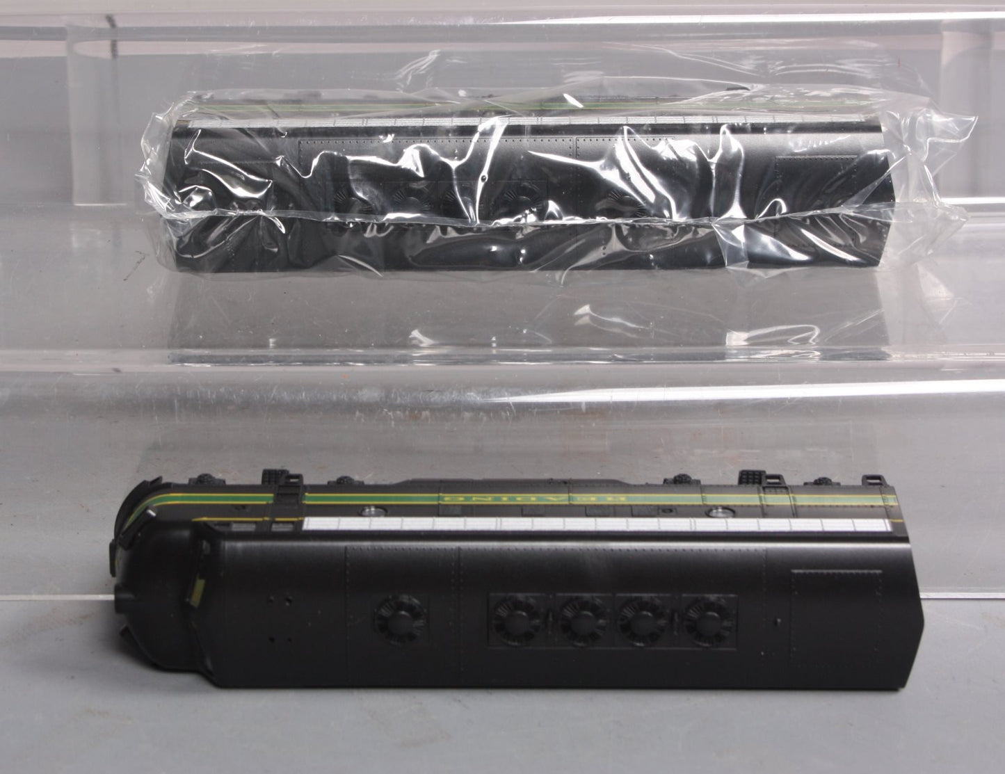 Stewart 5617 HO Reading EMD F7 Phase I Early AB Powered Diesel Locomotive Set LN/Box
