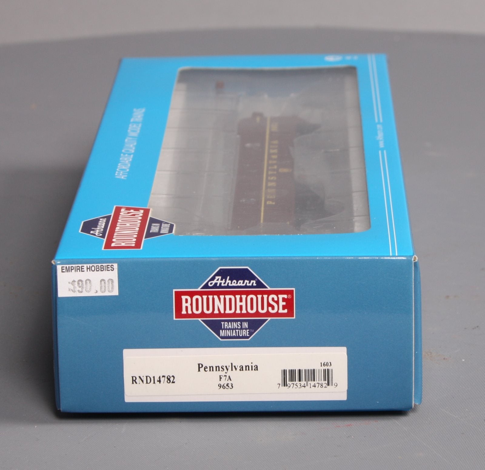Roundhouse 14782 HO Pennsylvania F7A Diesel Locomotive #9653 – Trainz