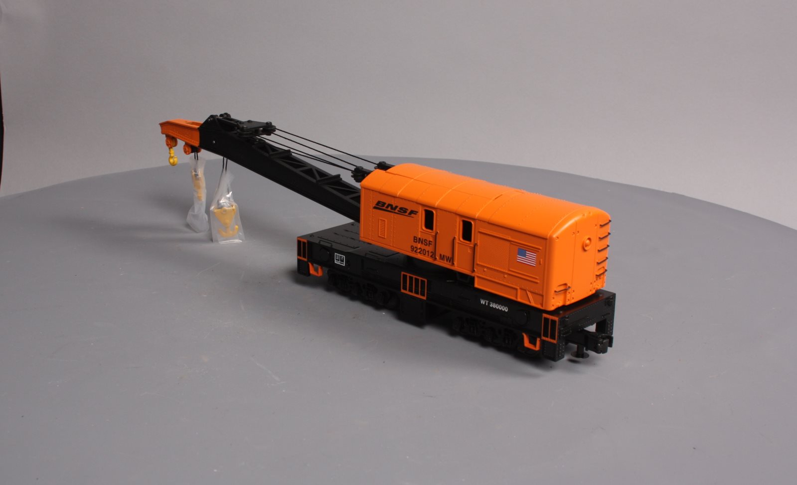 MTH 20-98908 BNSF Crane Car
