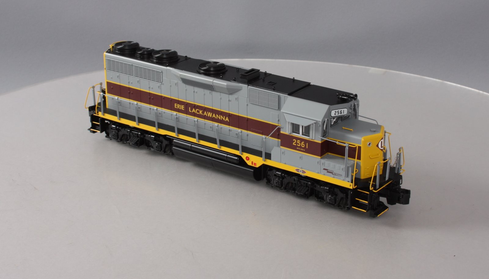 Lionel 6-38550 Erie Lackawanna GP35 Non-Powered Diesel Locomotive #2561