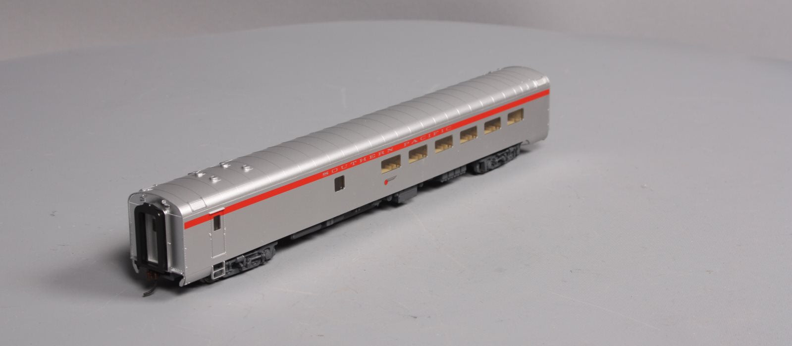 Walthers 932-6825 HO Scale Southern Pacific Pullman-Standard 48-Seat Diner