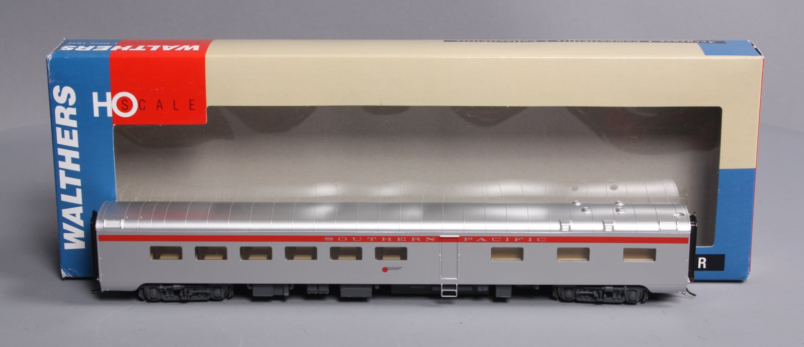 Walthers 932-6825 HO Scale Southern Pacific Pullman-Standard 48-Seat Diner