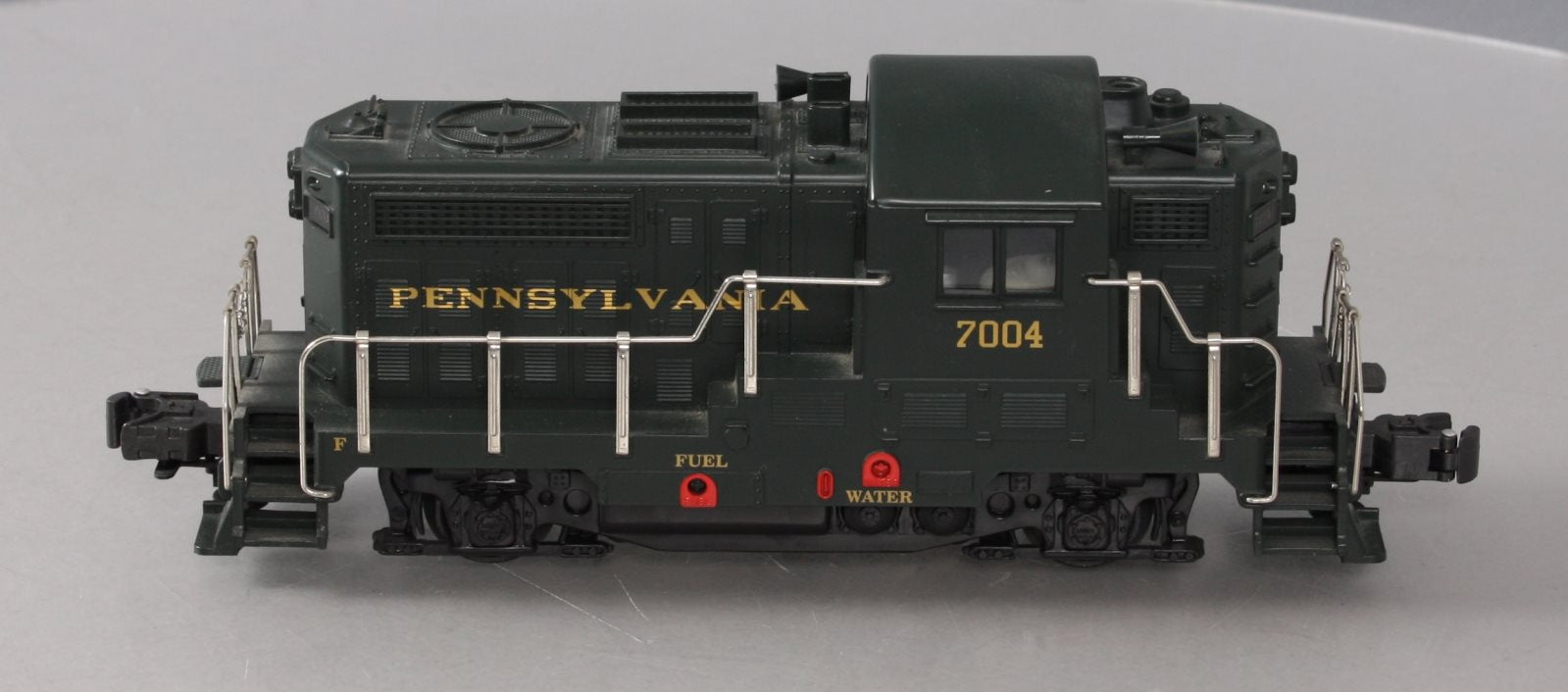 RMT 4152 PRR Complete Powered Diesel Locomotive #7004 LN/Box