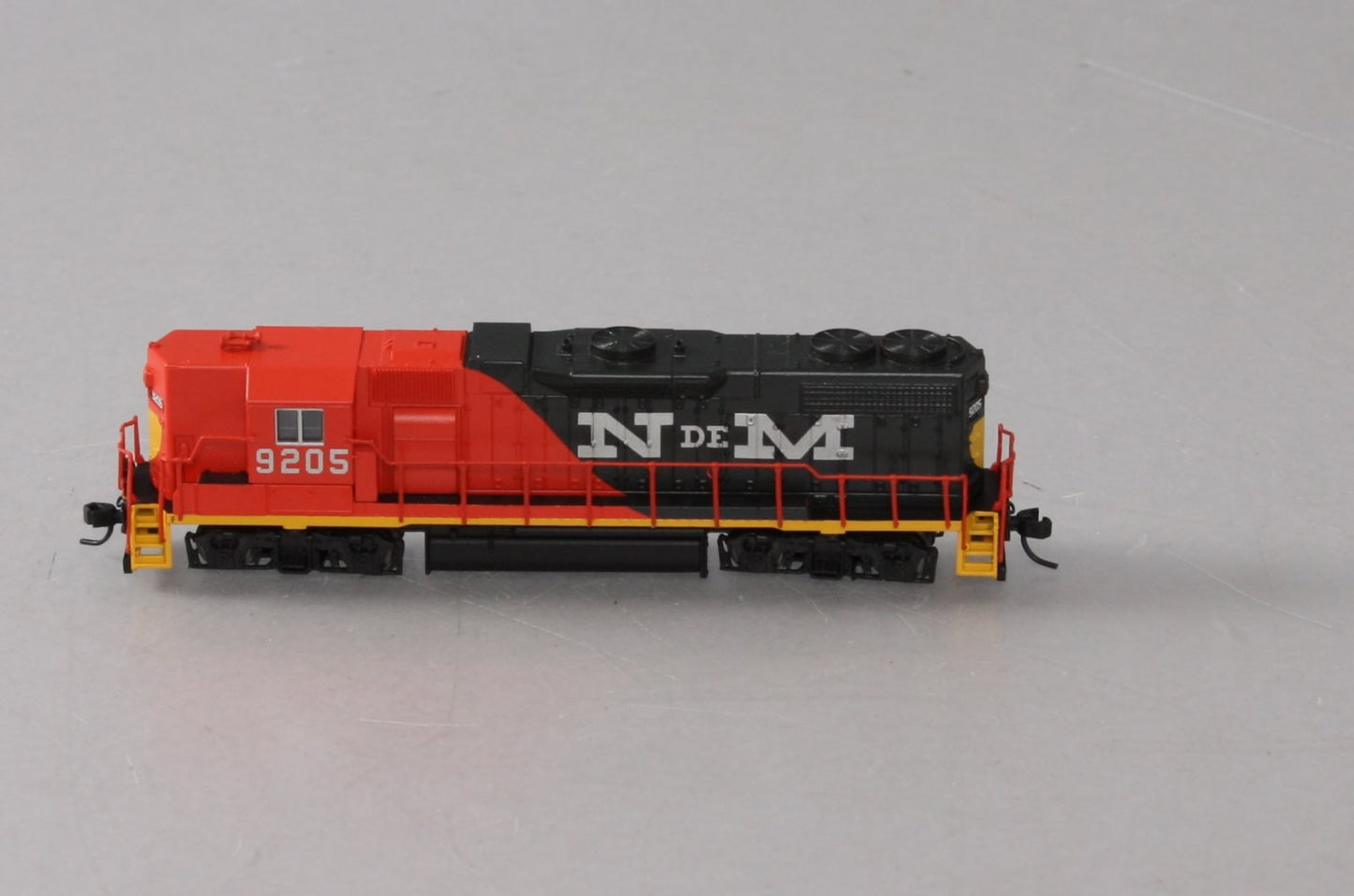 Atlas 40002318 N Nacionales de Mexico EMD GP38-2 High Nose Diesel Engine #9205