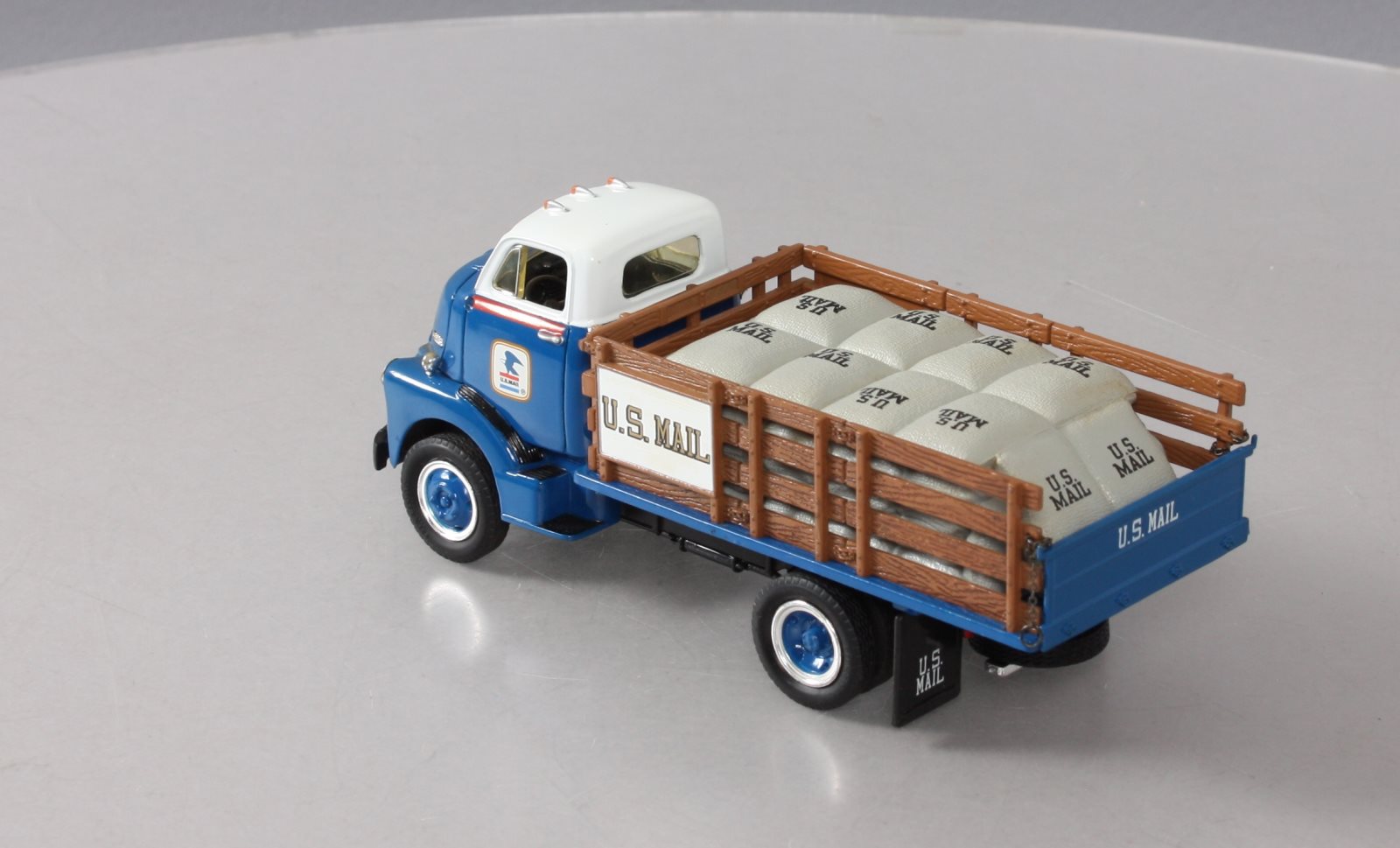 First Gear 19-1103 1:34 Scale Diecast US Mail 1952 GMC Flatbed with Burlap Sacks LN/Box