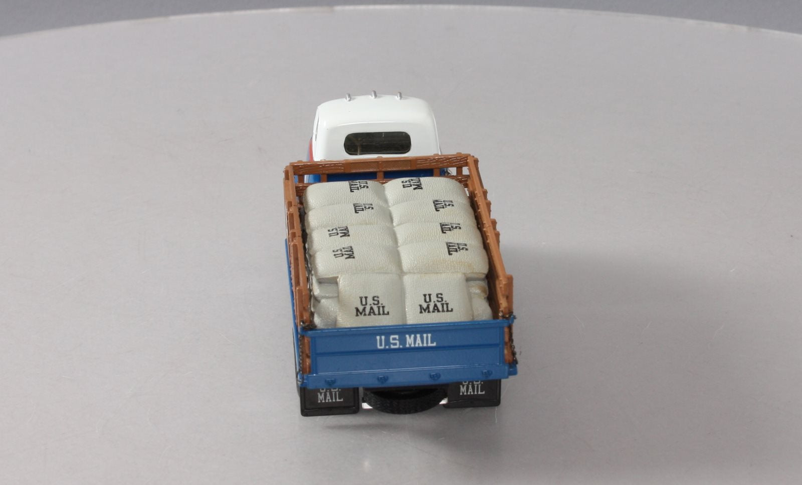 First Gear 19-1103 1:34 Scale Diecast US Mail 1952 GMC Flatbed with Burlap Sacks LN/Box