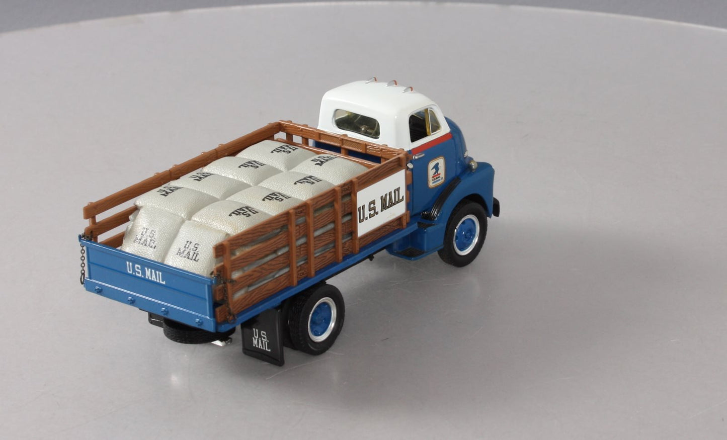 First Gear 19-1103 1:34 Scale Diecast US Mail 1952 GMC Flatbed with Burlap Sacks LN/Box