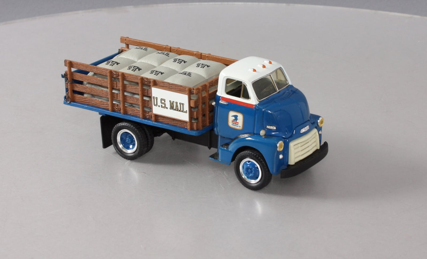 First Gear 19-1103 1:34 Scale Diecast US Mail 1952 GMC Flatbed with Burlap Sacks LN/Box