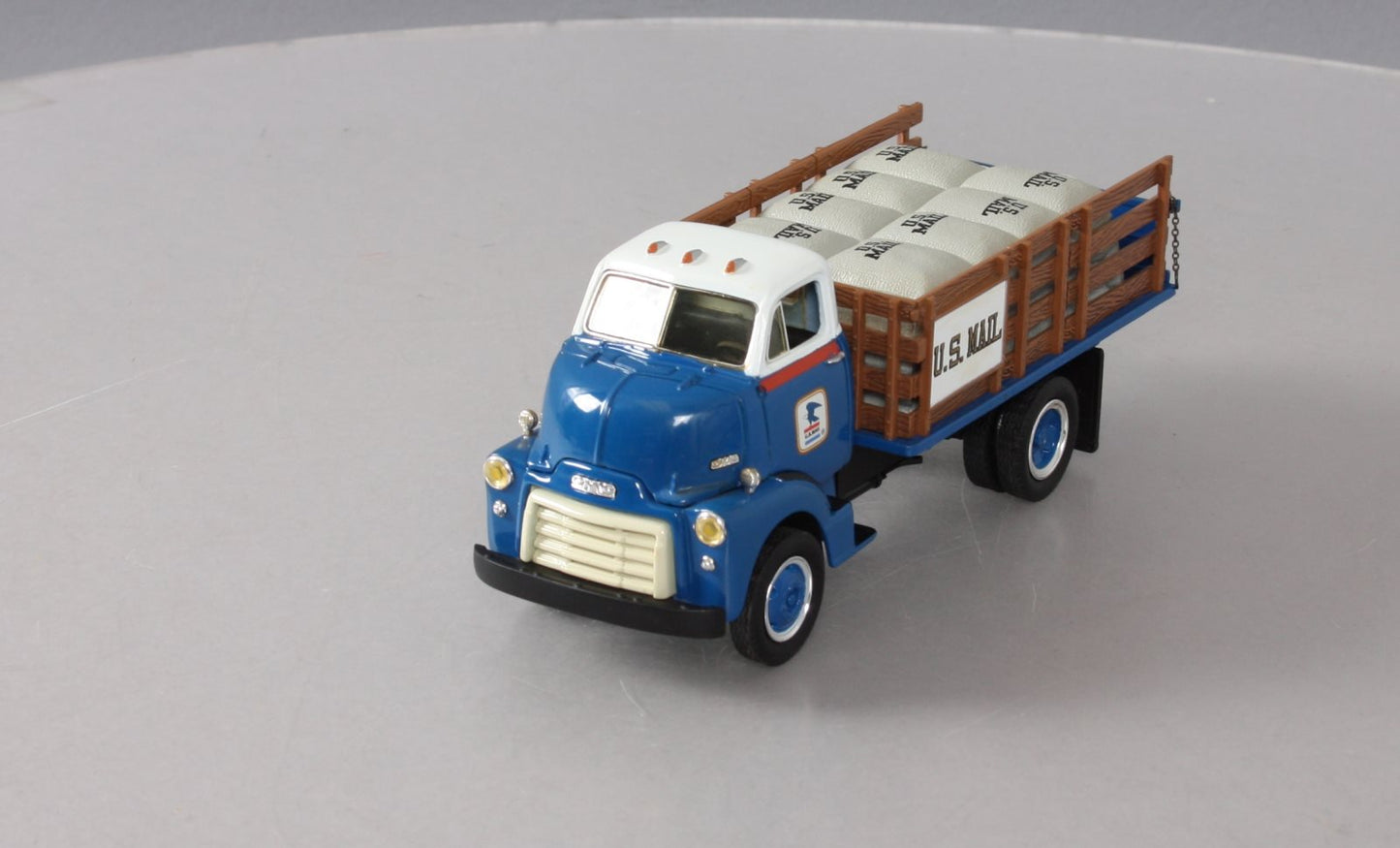 First Gear 19-1103 1:34 Scale Diecast US Mail 1952 GMC Flatbed with Burlap Sacks LN/Box