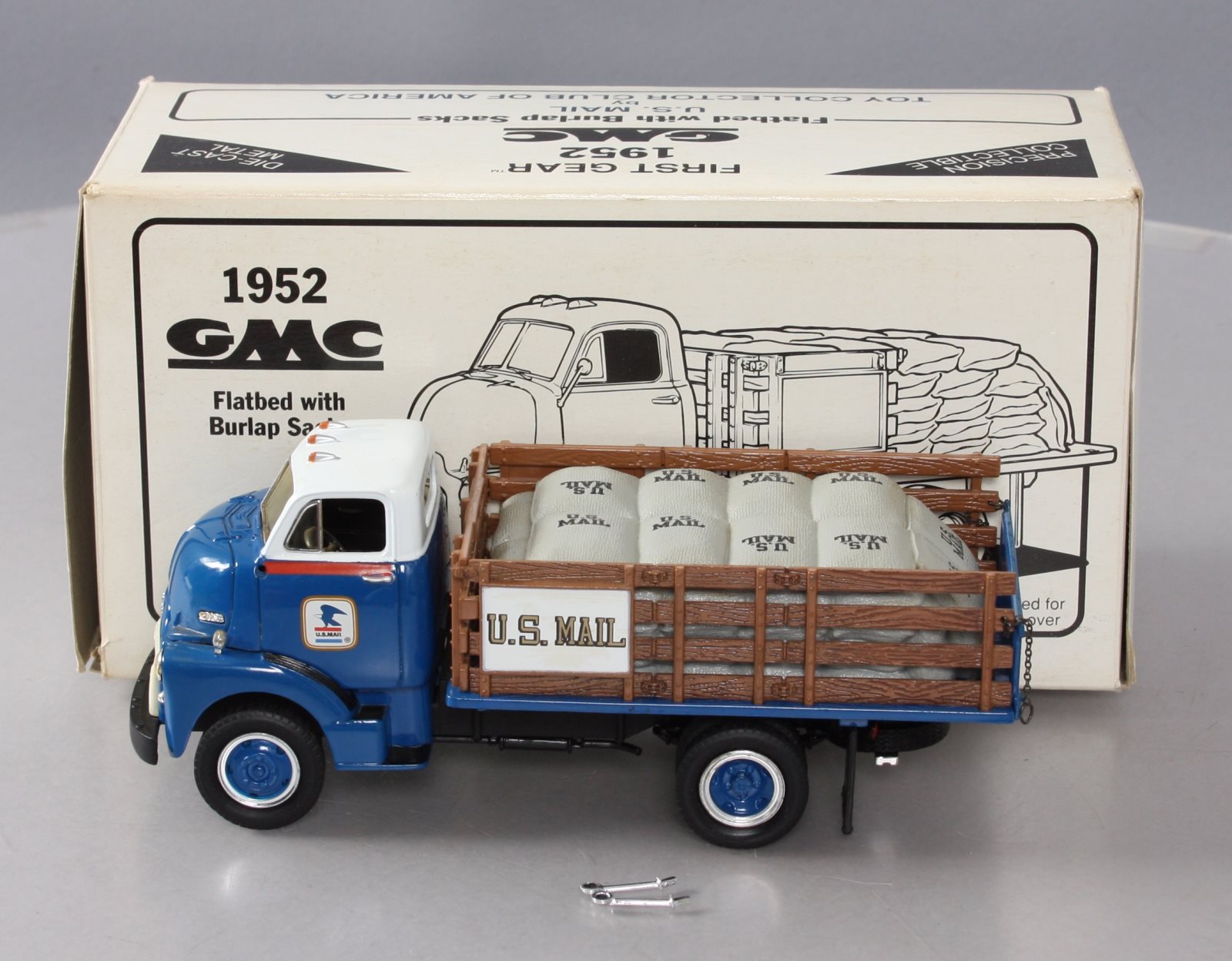 First Gear 19-1103 1:34 Scale Diecast US Mail 1952 GMC Flatbed with Burlap Sacks LN/Box