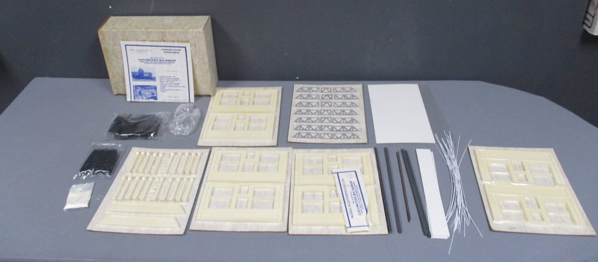 Model Masterpieces 130 HO Scale Locomotive Backshop with Two 120 Overhead Crane