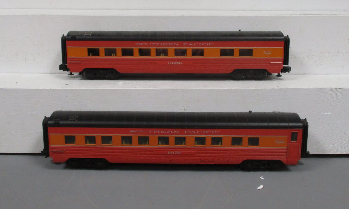 MTH 30-67321 Southern Pacific 2-Car 60' Sleeper/Diner LN/Box