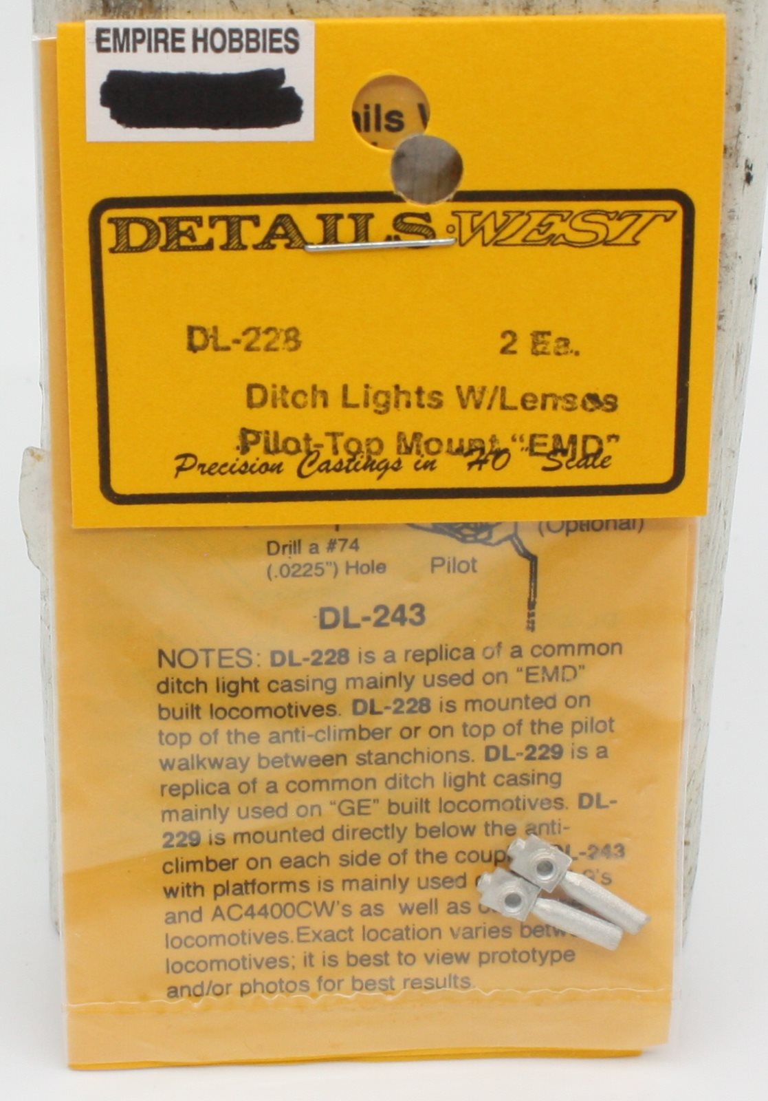 Details West DL-228 HO EMD Ditch Lights w/ Bulbs Pilot-Top Mount