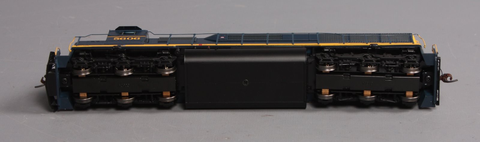 Athearn 95398 HO Scale Santa Fe SD45 Diesel Locomotive #5606