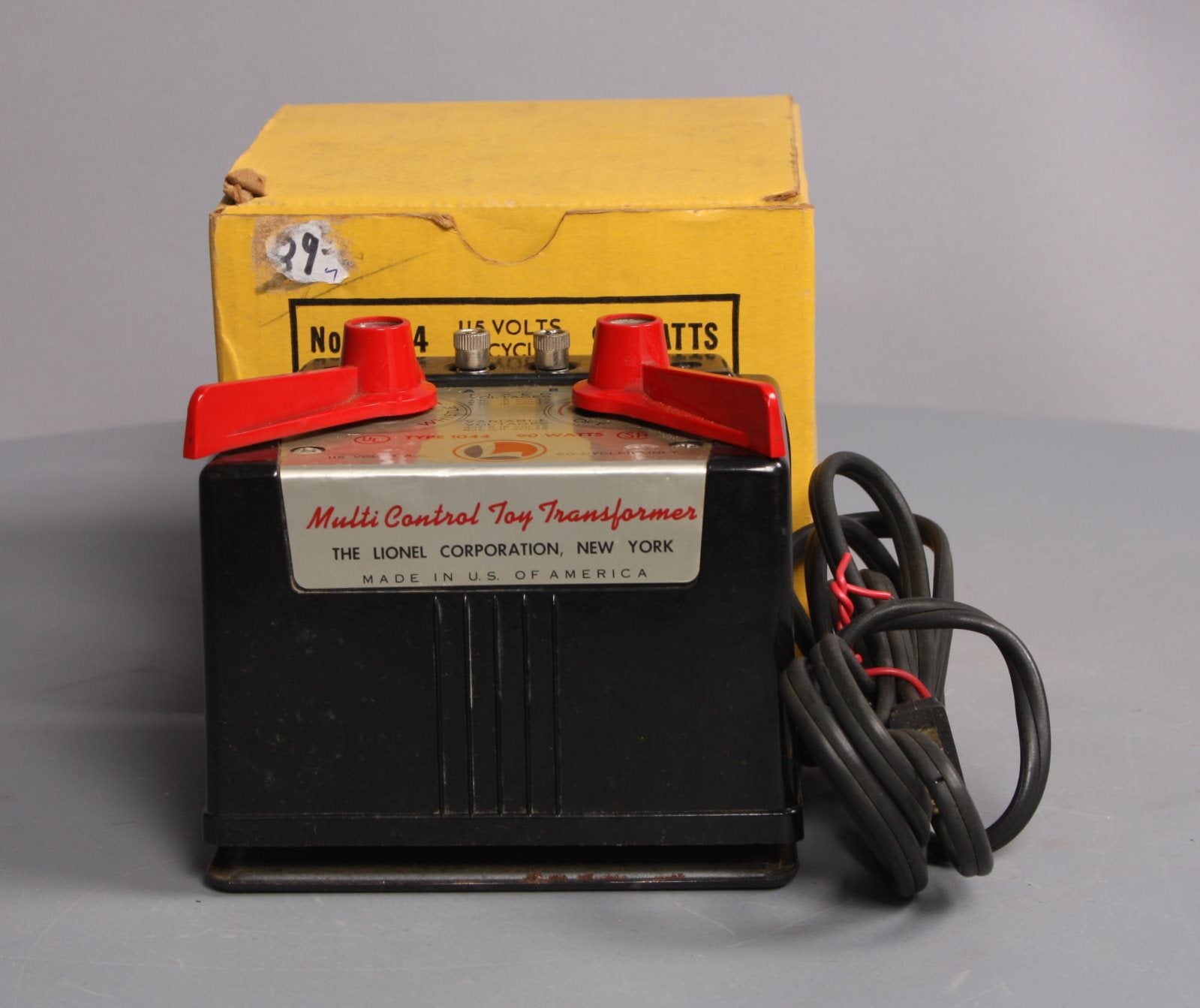 Lionel 1044 Vintage O 90 Watt Transformer w/Whistle Control