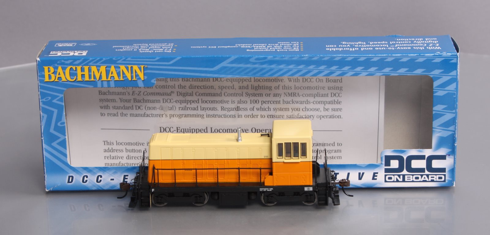 Bachmann 60611 HO Painted & Unlettered GE 70-Tonner Diesel Locomotive w/DCC