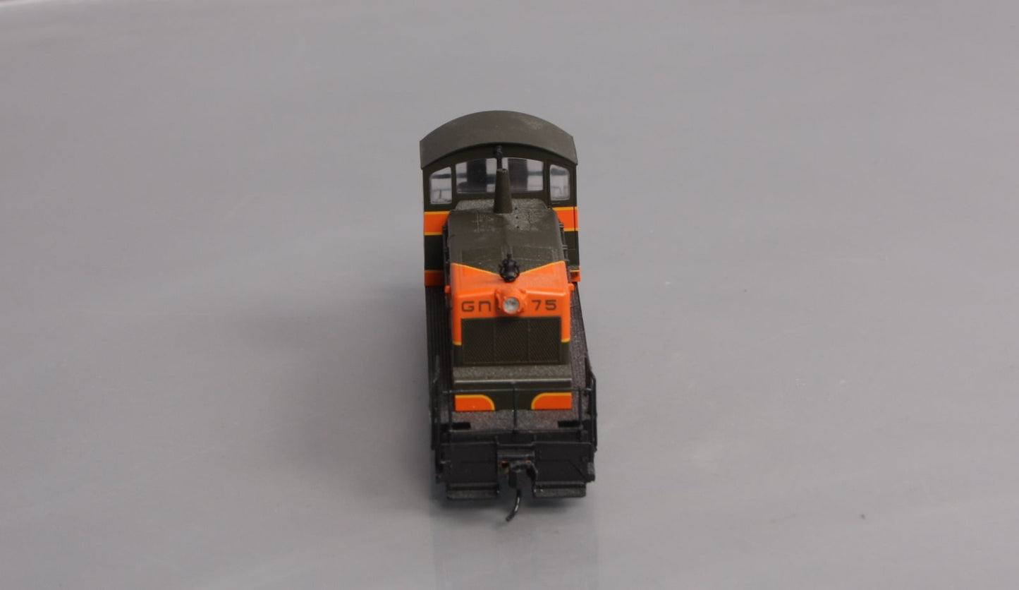 Walthers 910-9213 HO Great Northern EMD SW1 Diesel Switcher #75 - Standard DC