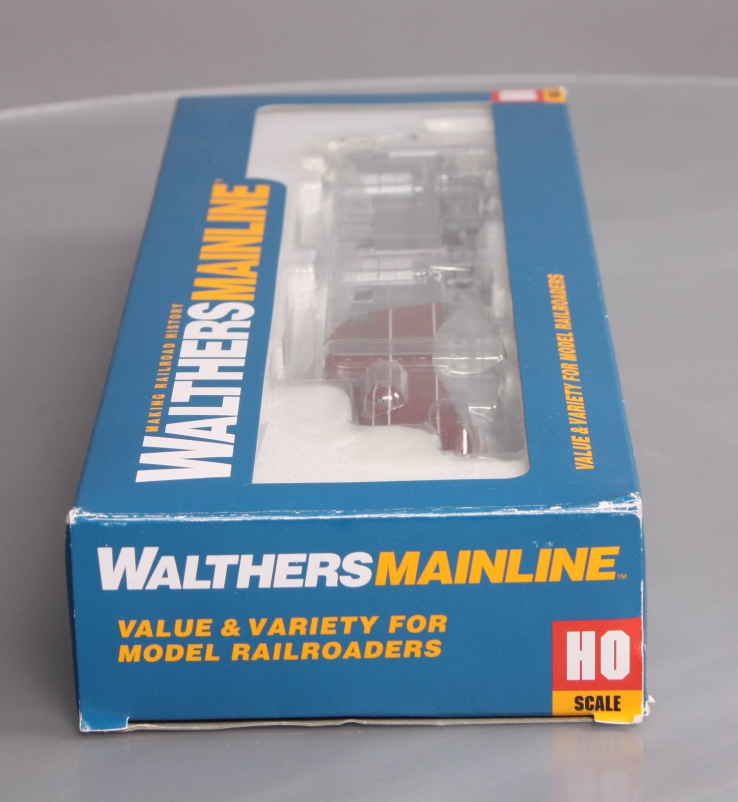 Walthers 910-9105 HO Rock Island Alco DL109 #623 (maroon, silver)