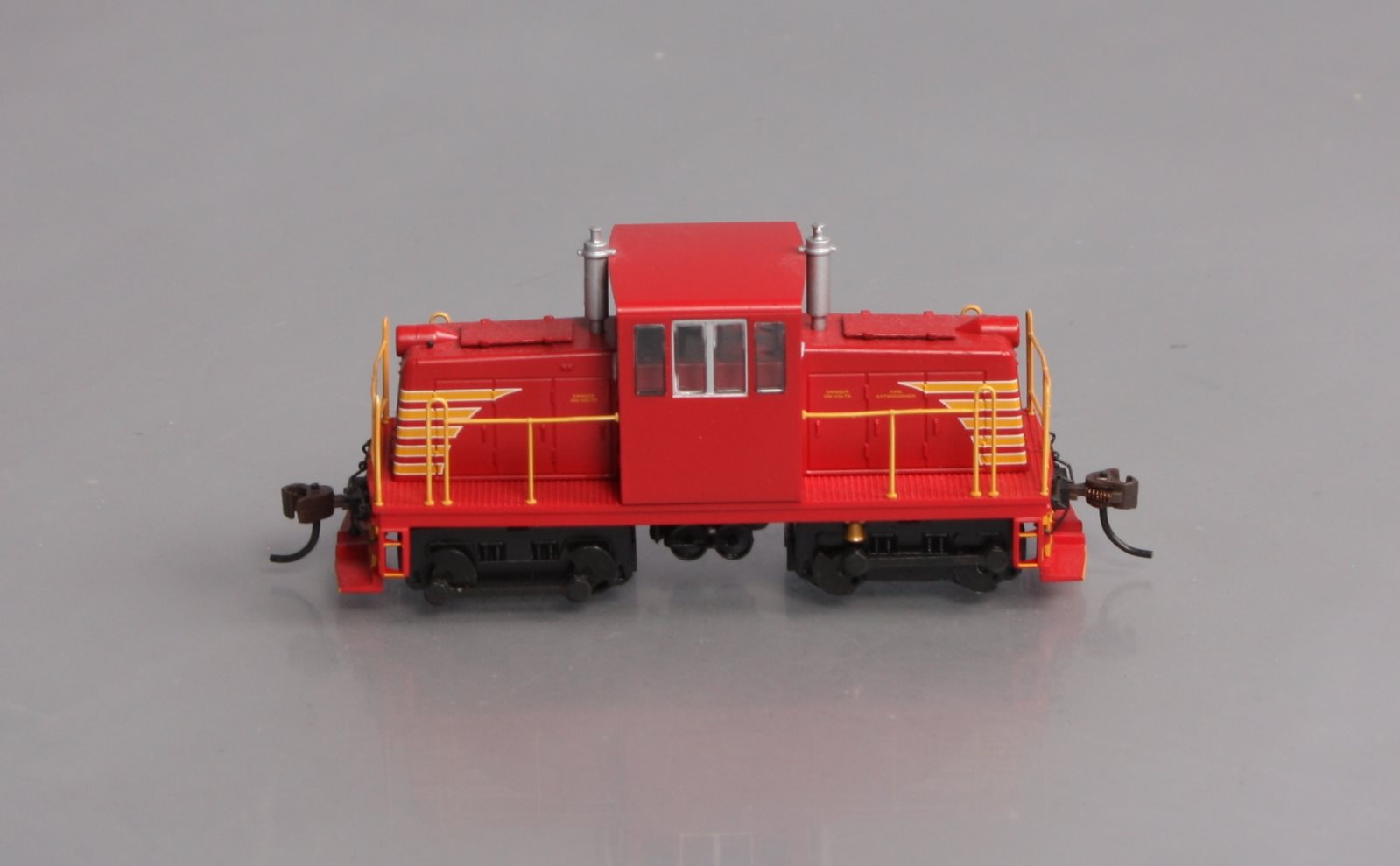 Bachmann 85203 HO Red GE 45 Ton Diesel Switcher w/DCC – Trainz