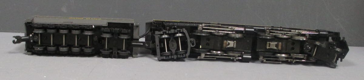 MTH 30-1107 O Union Pacific 4-6-6-4 Challenger Steam Locomotive & Tender #3982 NIB