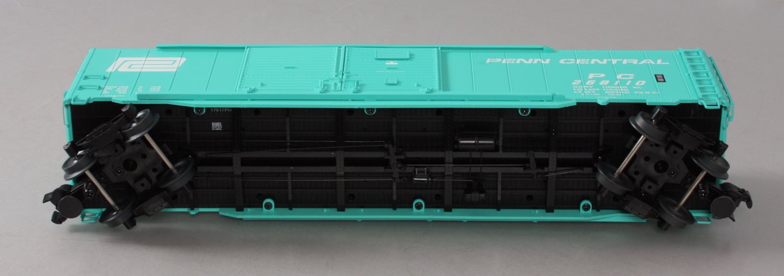 Lionel 6-82260 O Penn Central 50' Double Door Boxcar #267210