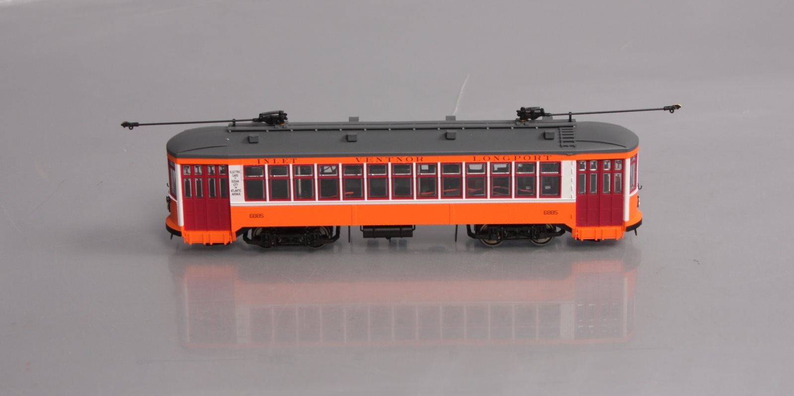 Bowser 12817 HO Scale Atlantic City Streetcar #6885