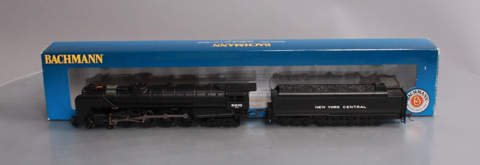 Bachmann 53503 HO New York Central 4-8-4 Steam Locomotive & Tender #6010