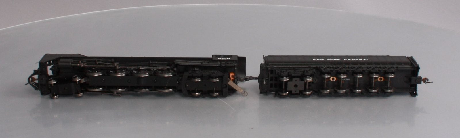 Bachmann 53503 HO New York Central 4-8-4 Steam Locomotive & Tender #6010
