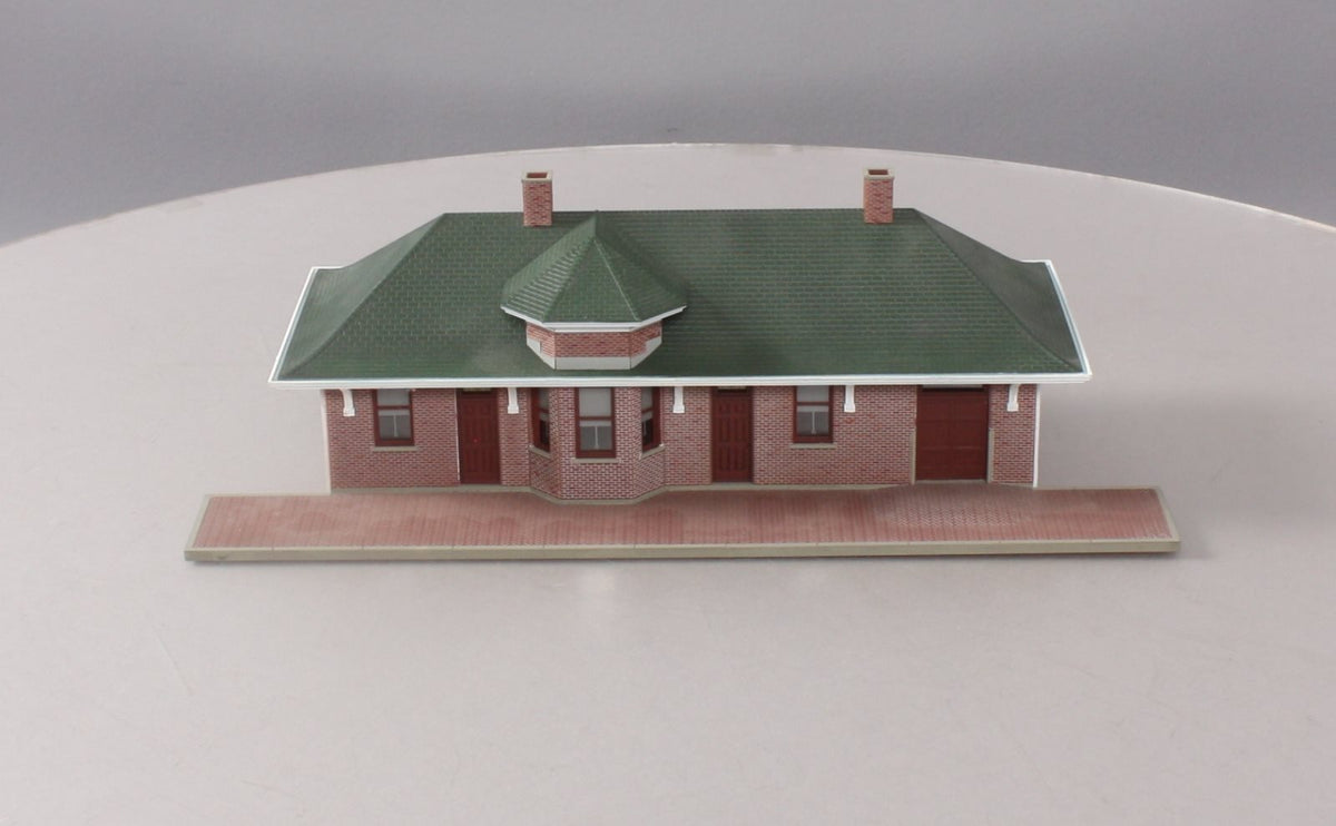 Walthers 933-2831 HO Scale Pella Brick Depot W/ Figures & Accessories Built-Ups LN/Box