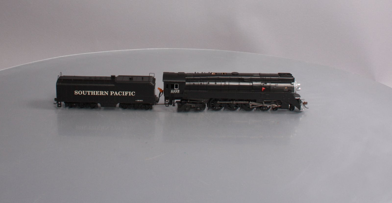 Bachmann 50203 HO Southern Pacific GS4 4-8-4 w/DCC Steam Locomotive #4459