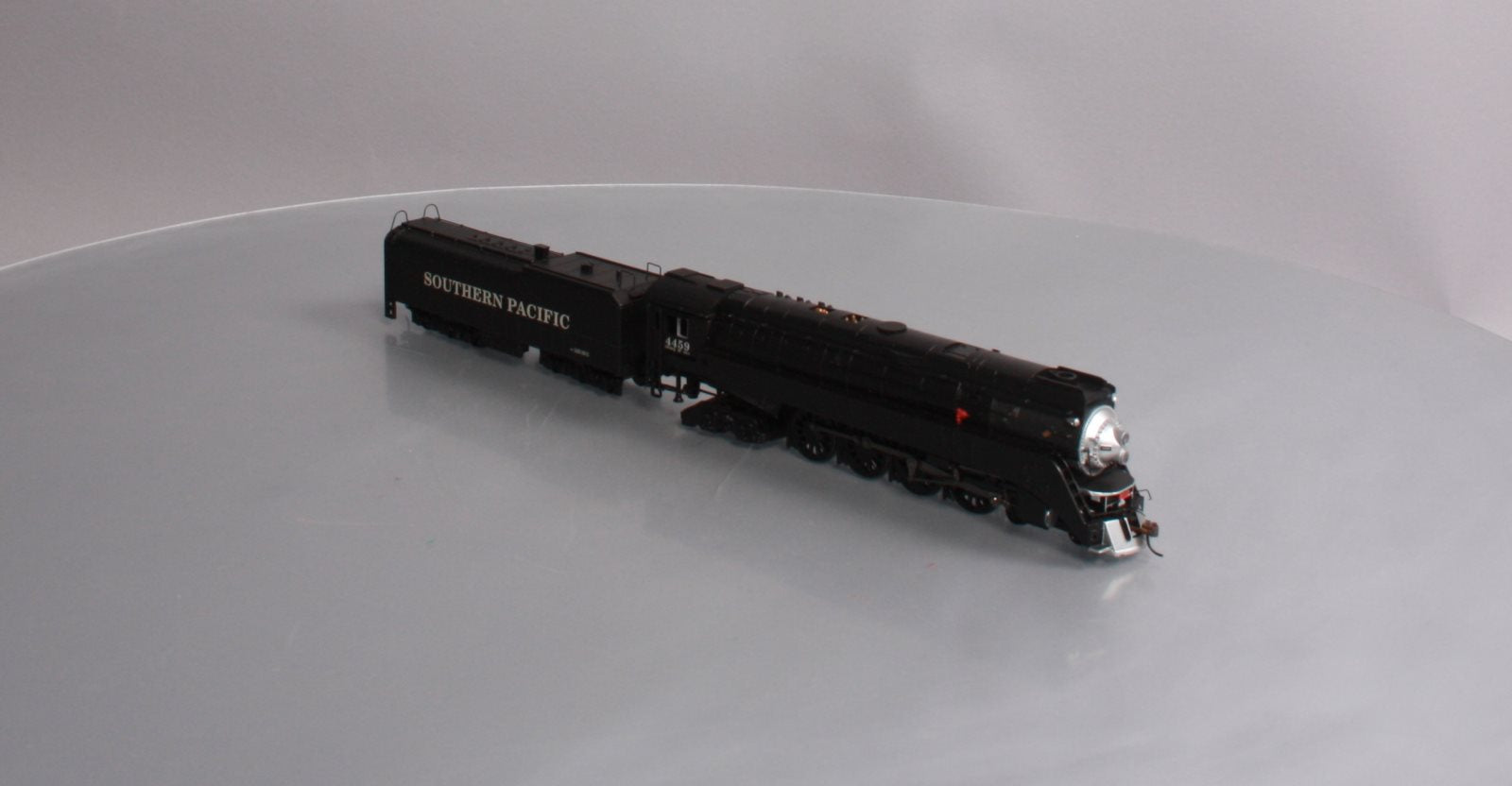 Bachmann 50203 HO Southern Pacific GS4 4-8-4 w/DCC Steam Locomotive #4459