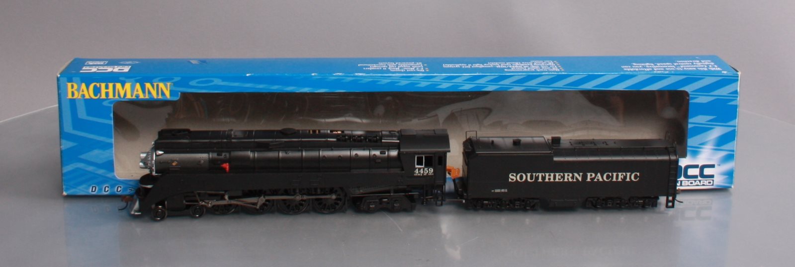 Bachmann 50203 HO Southern Pacific GS4 4-8-4 w/DCC Steam Locomotive #4459