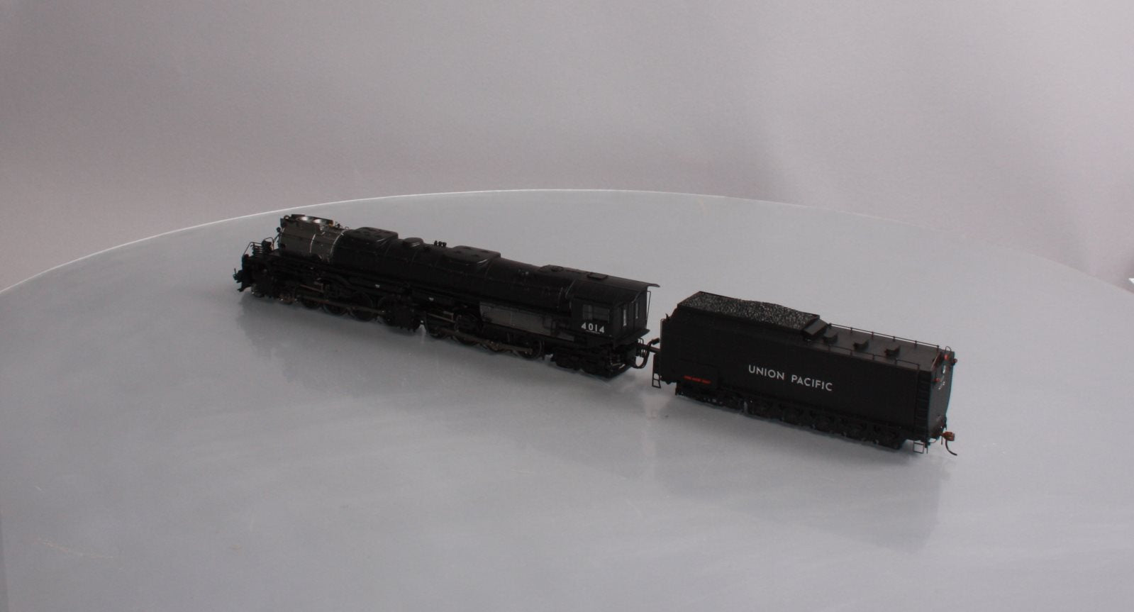 Athearn G97205 HO Scale Union Pacific 4-8-8-4 Big Boy Steam w/DCC & Sound #4014