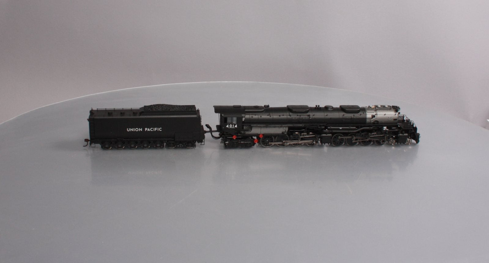 Athearn G97205 HO Scale Union Pacific 4-8-8-4 Big Boy Steam w/DCC & Sound #4014