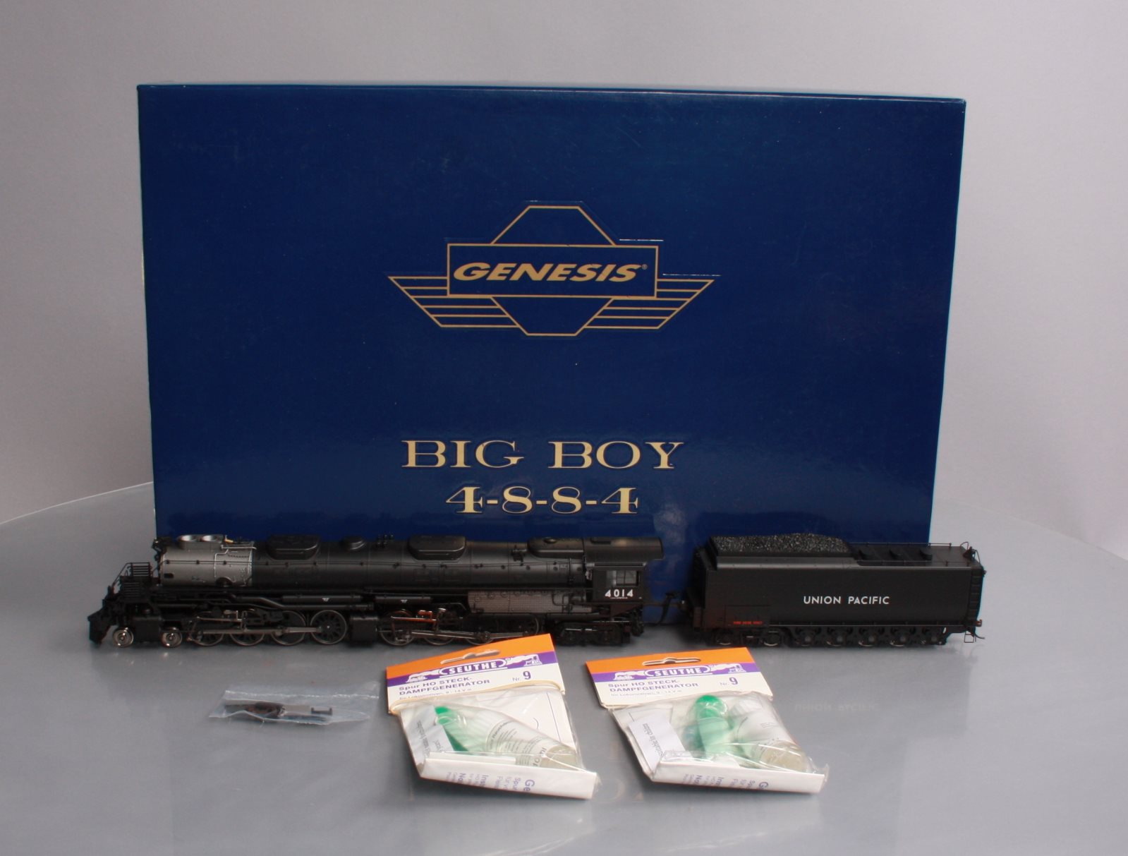 Athearn G97205 HO Scale Union Pacific 4-8-8-4 Big Boy Steam w/DCC & Sound #4014
