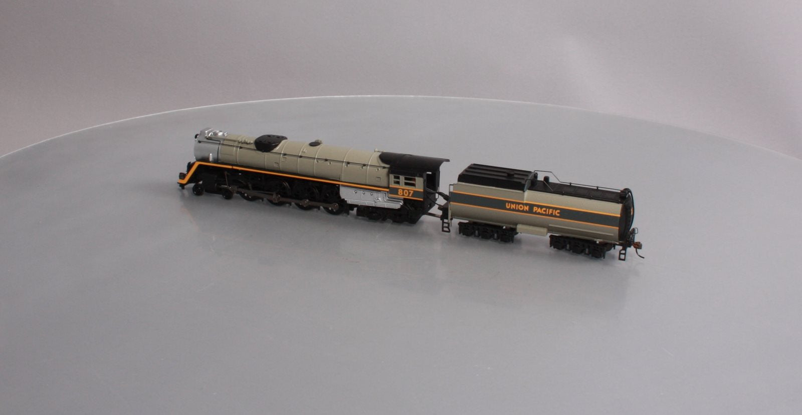 Bachmann 53502 HO Union Pacific 4-8-4 Steam Locomotive & Tender #807