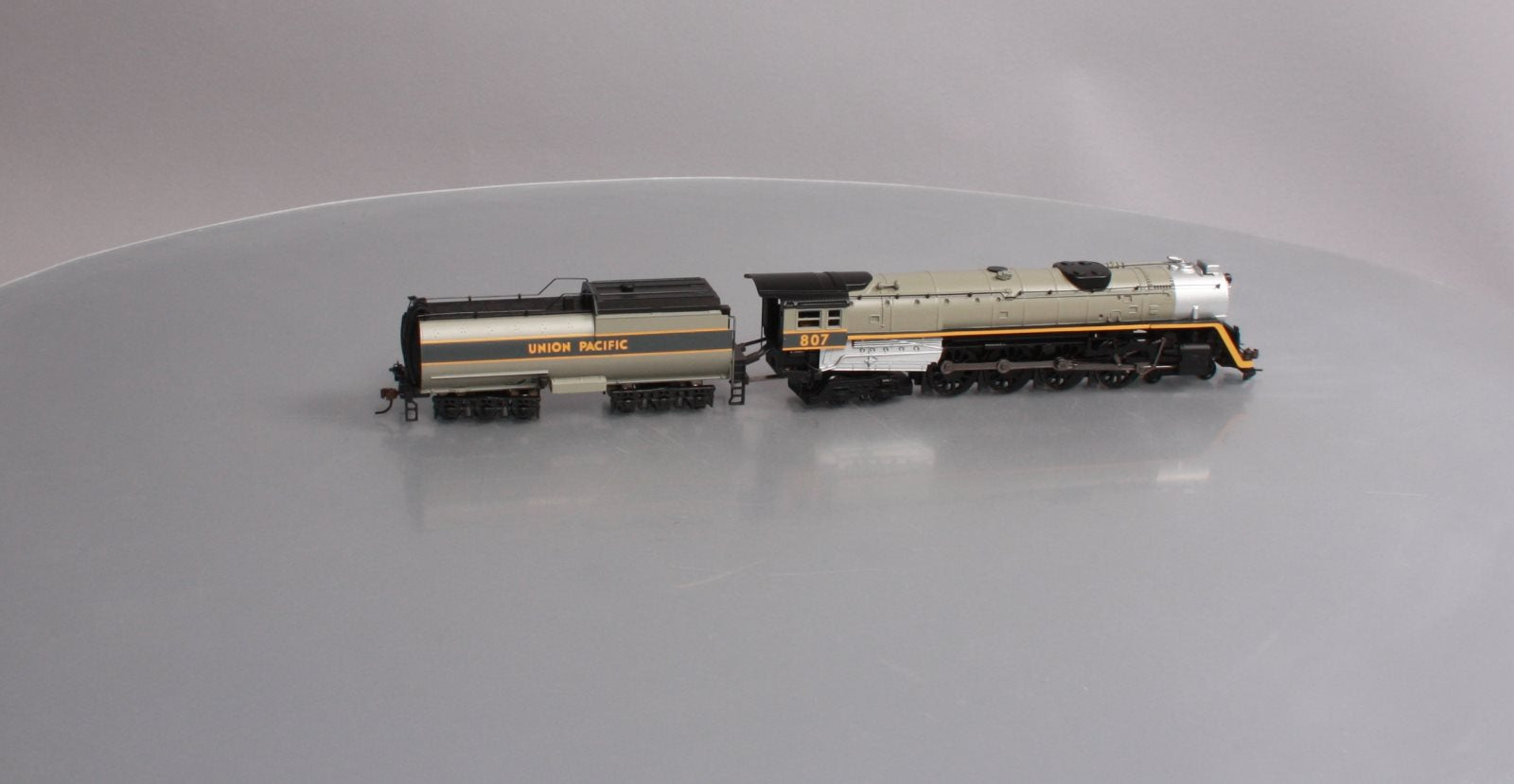 Bachmann 53502 HO Union Pacific 4-8-4 Steam Locomotive & Tender #807