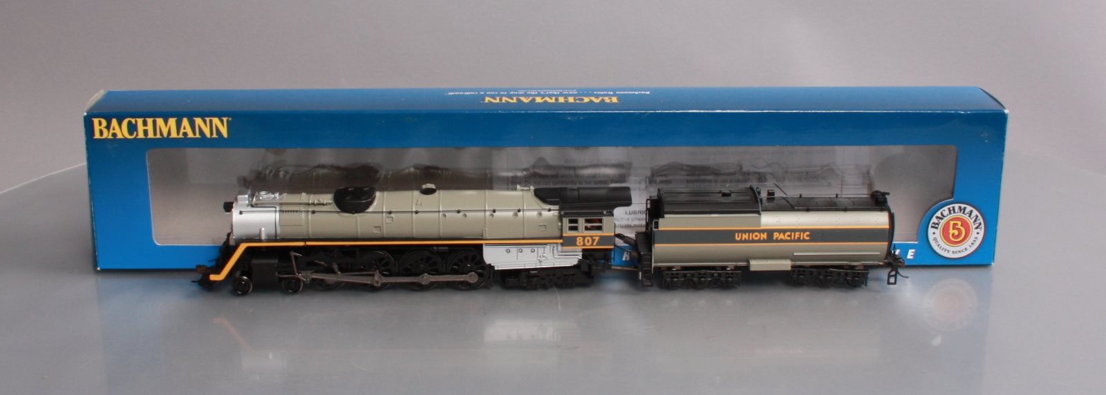 Bachmann 53502 HO Union Pacific 4-8-4 Steam Locomotive & Tender #807