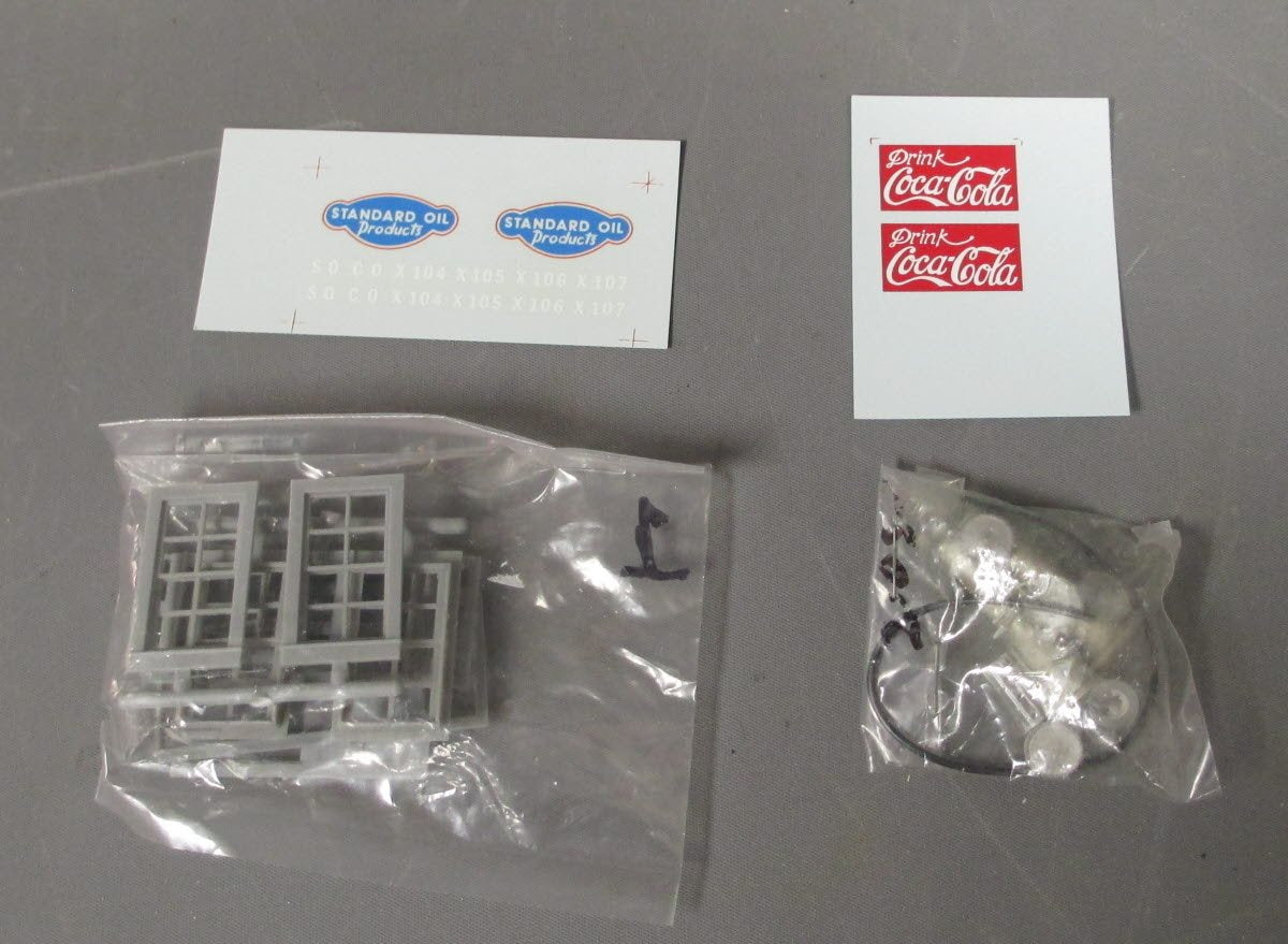 Evergreen Hill EH2005 O Scale 30s Gas Station Building Kit
