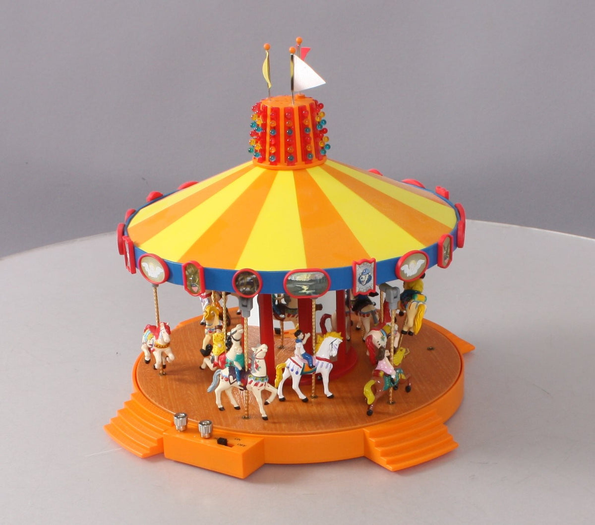 Lionel 6-14109 Operating Circus Carousel NIB