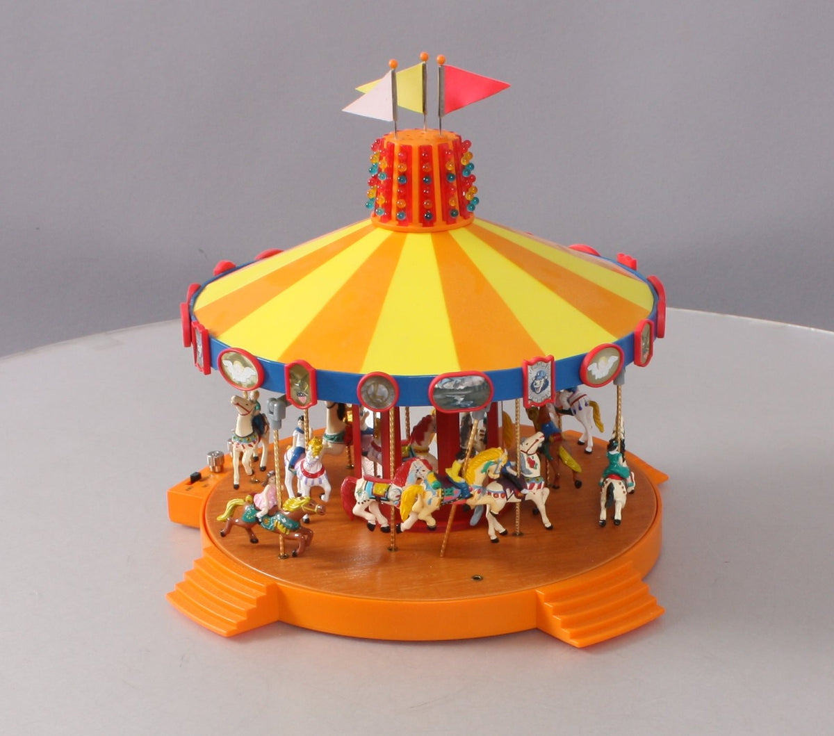 Lionel 6-14109 Operating Circus Carousel NIB