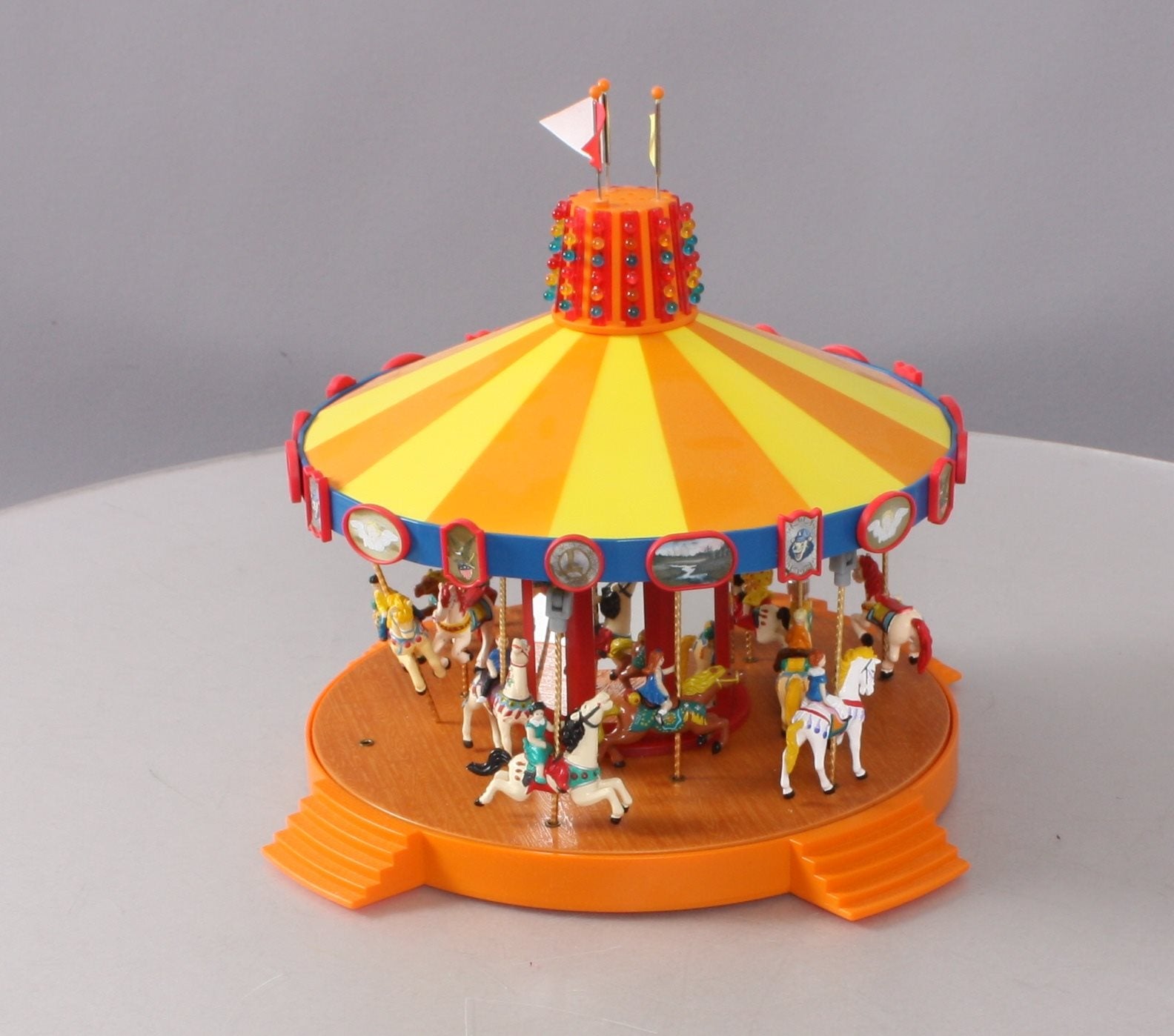 Lionel 6-14109 Operating Circus Carousel LN/Box