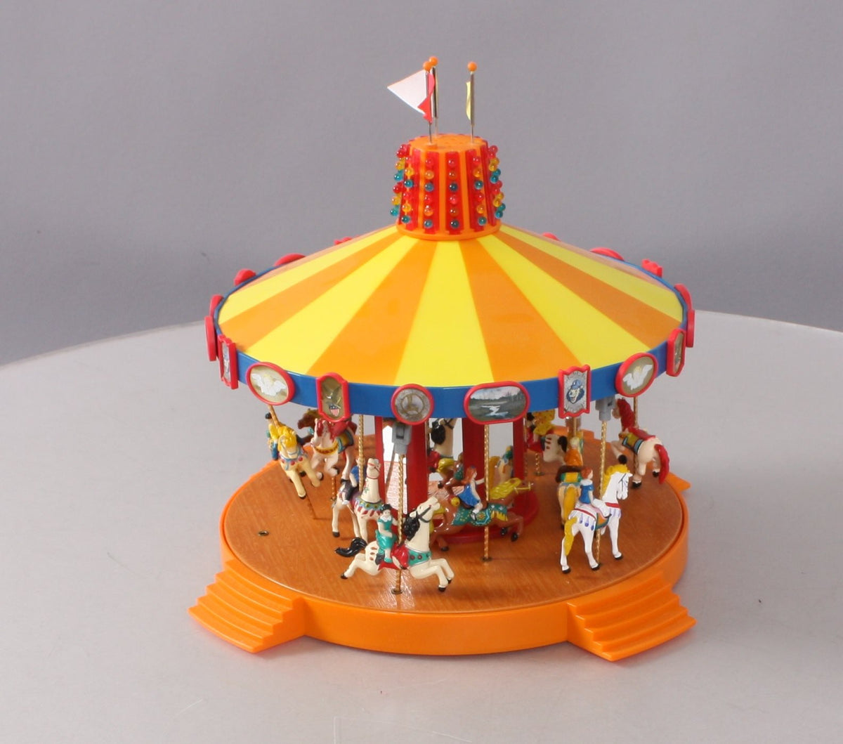 Lionel 6-14109 Operating Circus Carousel NIB