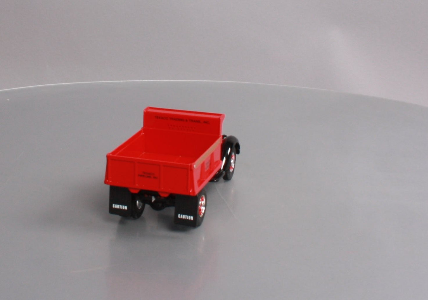 First Gear 19-2728 1:34 Scale Texaco International 1949 KB-10 Dump Truck