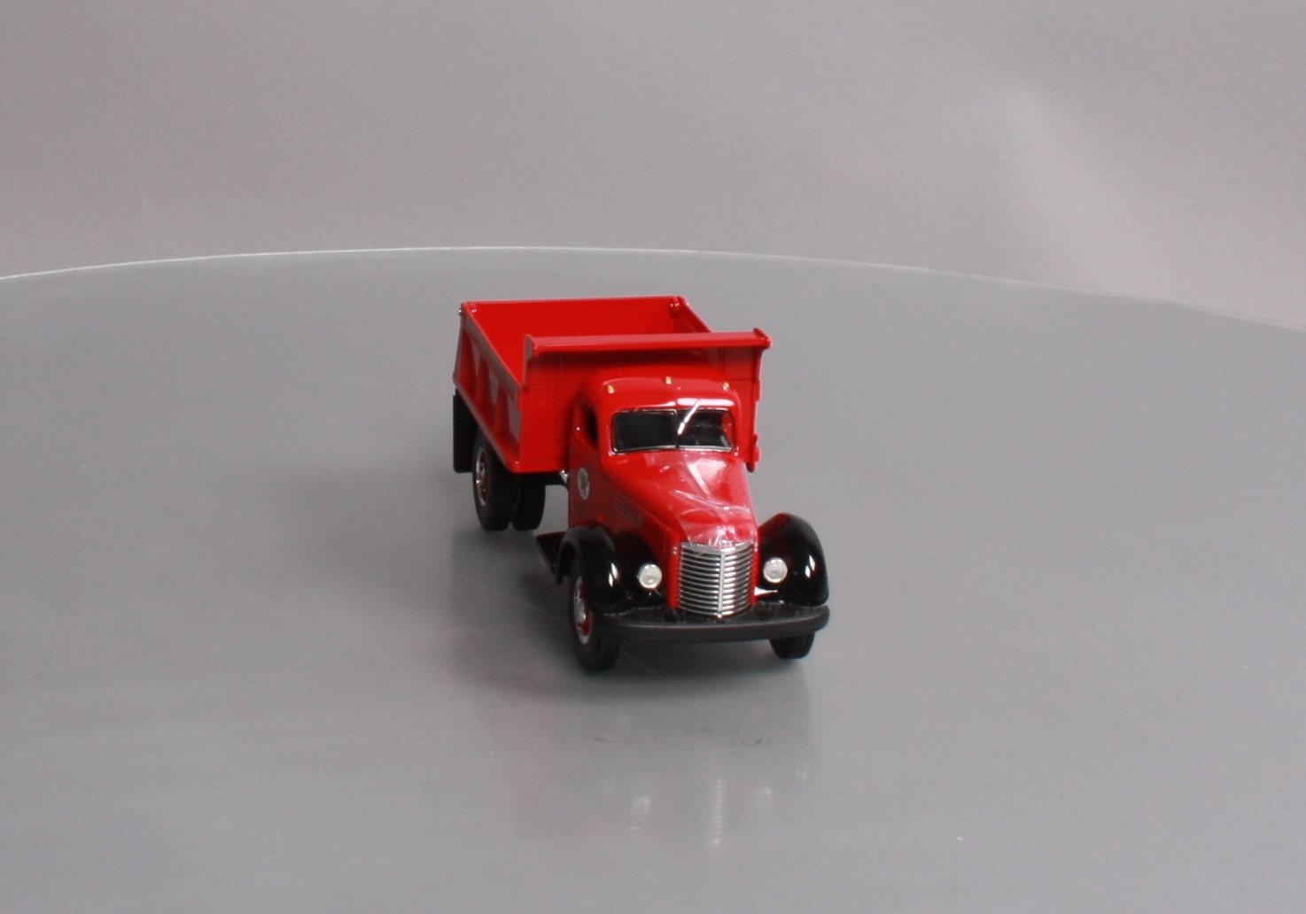 First Gear 19-2728 1:34 Scale Texaco International 1949 KB-10 Dump Truck