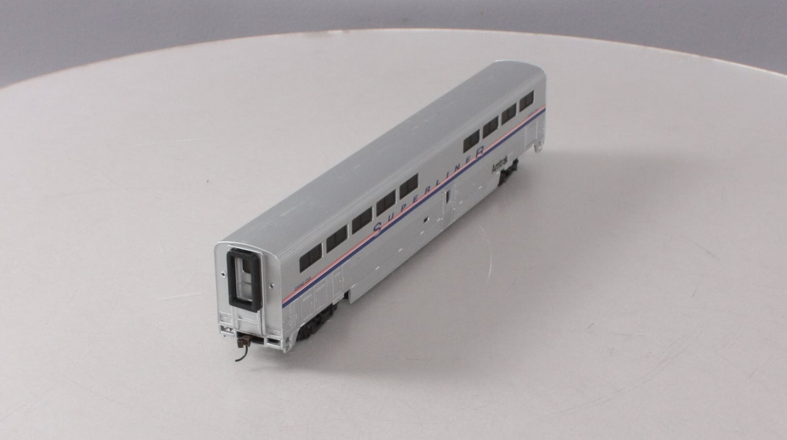 Walthers 932-6131 HO Amtrak Superliner II Dining Car EX/Box