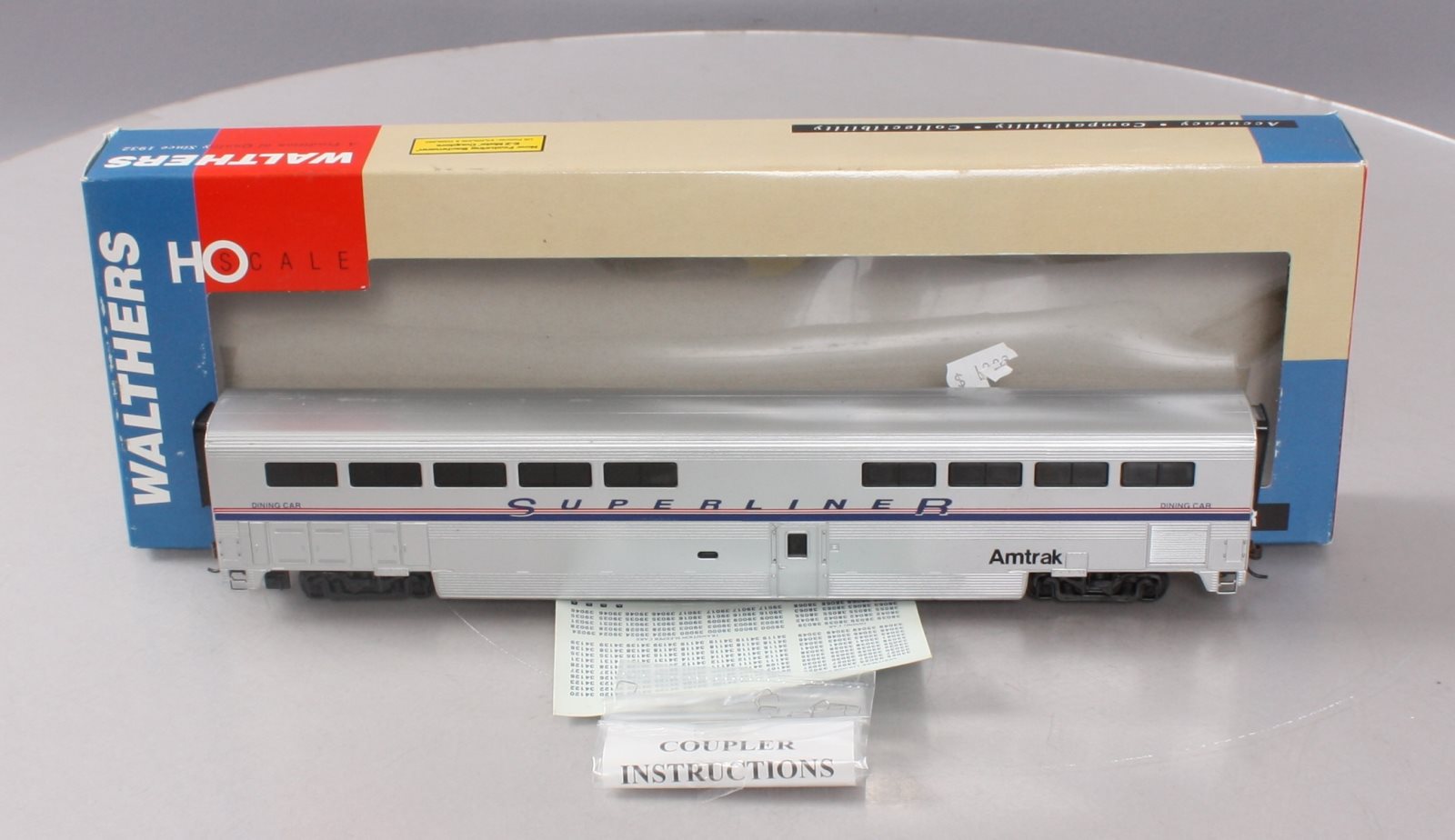 Walthers 932-6131 HO Amtrak Superliner II Dining Car EX/Box