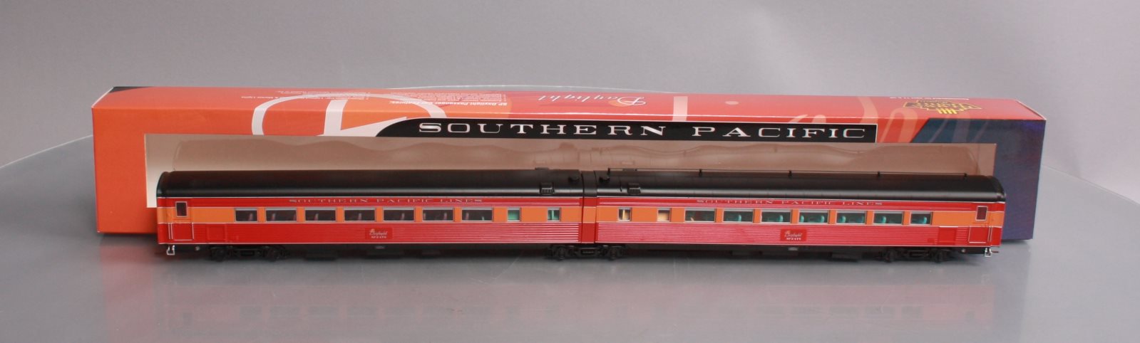 Broadway Limited 692 HO Southern Pacific Daylight Articulated Passenger Car Set