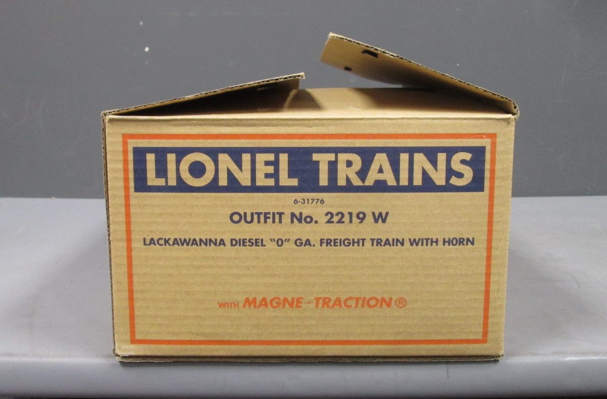 Lionel 6-31776 O Gauge 2219W FM Thunderbird Diesel Freight Train Set MT/Box